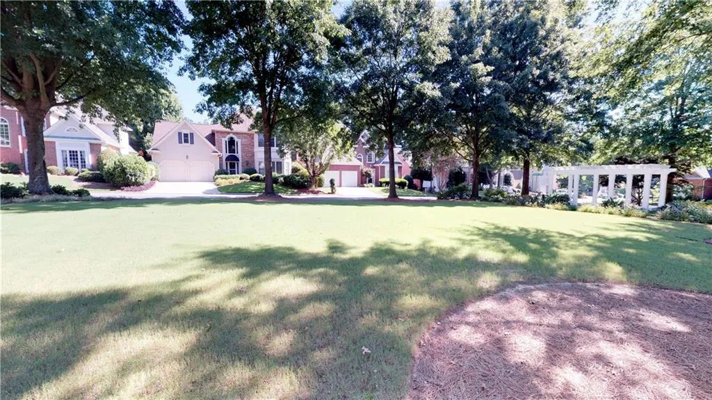 1001 Lancaster Walk, Sandy Springs, Georgia 30328, 4 Bedrooms Bedrooms, ,2 BathroomsBathrooms,Residential,Sold,1001 Lancaster Walk,6041058