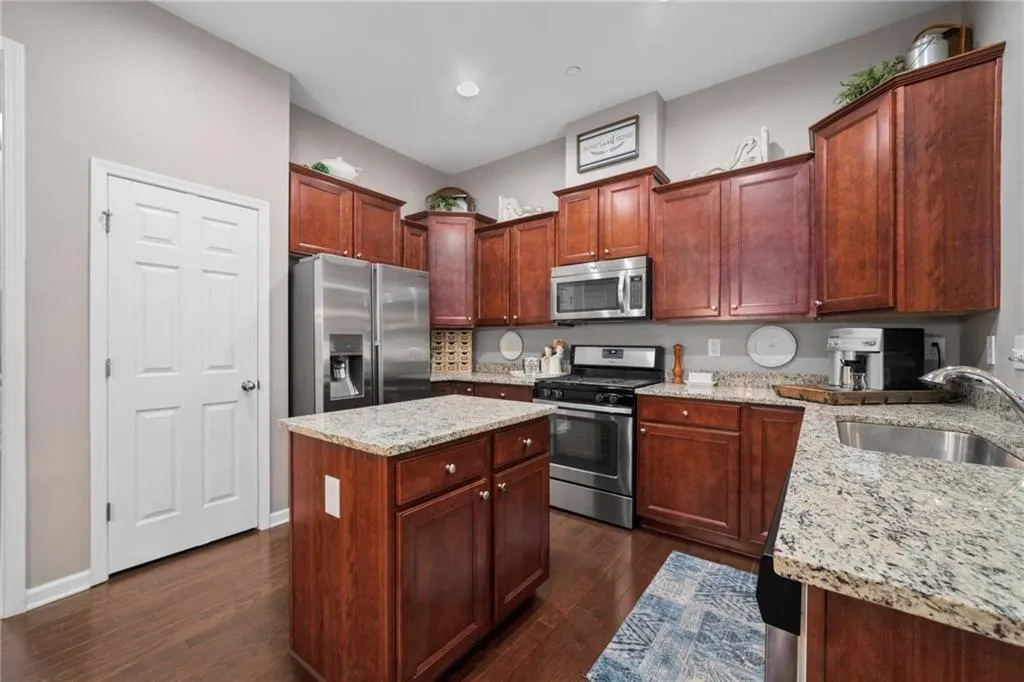 114 Bradford Drive, Atlanta, Georgia 30328, 4 Bedrooms Bedrooms, ,3 BathroomsBathrooms,Residential,Sold,114 Bradford Drive,6832590