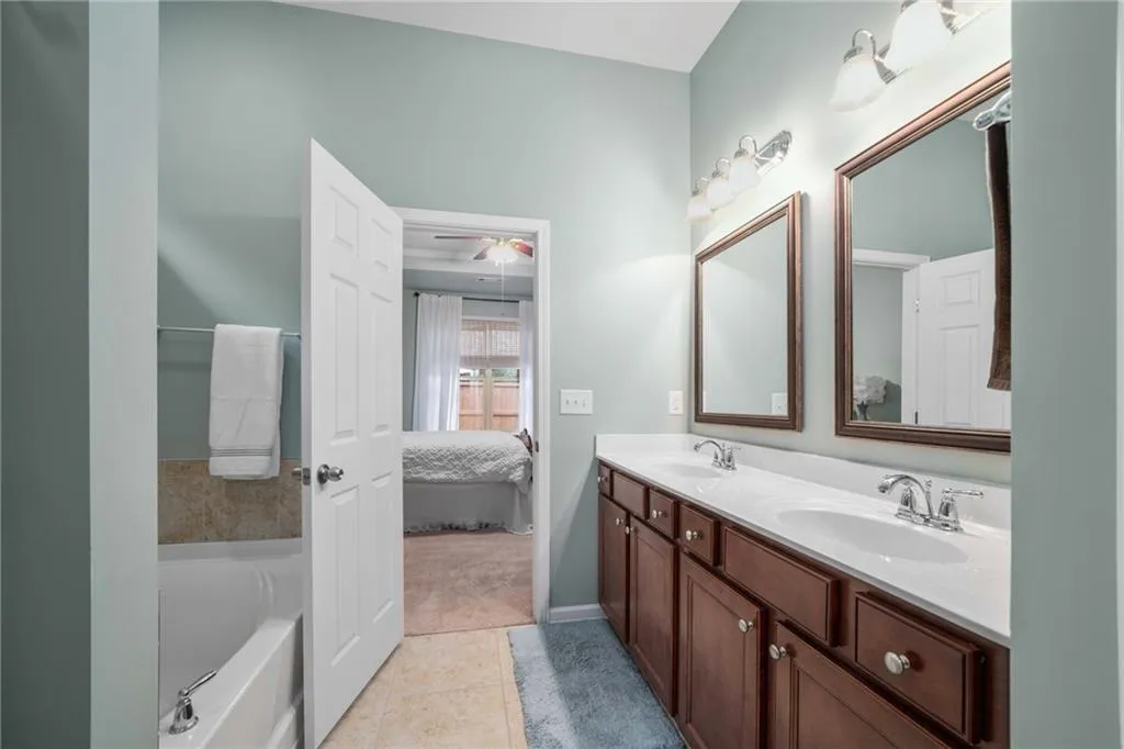 114 Bradford Drive, Atlanta, Georgia 30328, 4 Bedrooms Bedrooms, ,3 BathroomsBathrooms,Residential,Sold,114 Bradford Drive,6832590