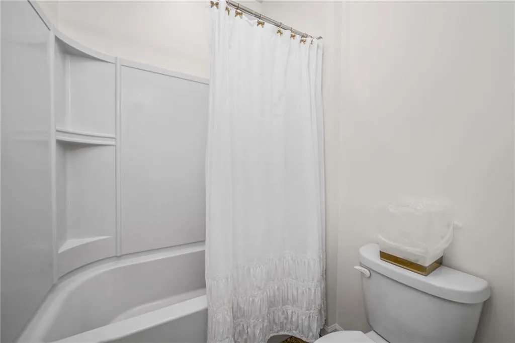 114 Bradford Drive, Atlanta, Georgia 30328, 4 Bedrooms Bedrooms, ,3 BathroomsBathrooms,Residential,Sold,114 Bradford Drive,6832590