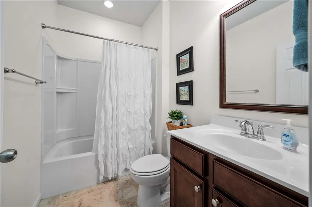 114 Bradford Drive, Atlanta, Georgia 30328, 4 Bedrooms Bedrooms, ,3 BathroomsBathrooms,Residential,Sold,114 Bradford Drive,6832590