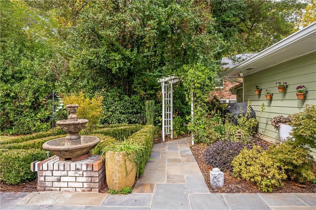 4750 Westfield Drive, Atlanta, Georgia 30342, 5 Bedrooms Bedrooms, ,3 BathroomsBathrooms,Residential,Sold,4750 Westfield Drive,7134351