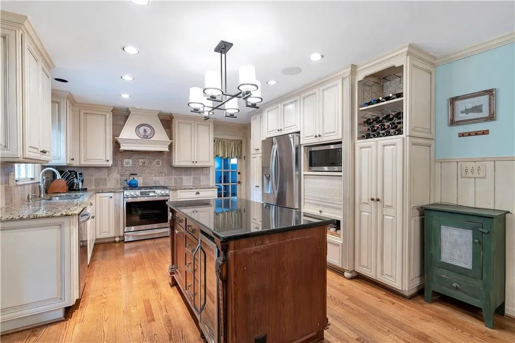 4750 Westfield Drive, Atlanta, Georgia 30342, 5 Bedrooms Bedrooms, ,3 BathroomsBathrooms,Residential,Sold,4750 Westfield Drive,7134351