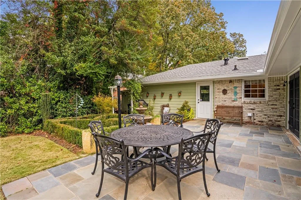 4750 Westfield Drive, Atlanta, Georgia 30342, 5 Bedrooms Bedrooms, ,3 BathroomsBathrooms,Residential,Sold,4750 Westfield Drive,7134351