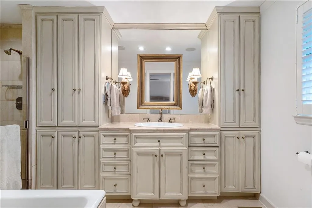 4750 Westfield Drive, Atlanta, Georgia 30342, 5 Bedrooms Bedrooms, ,3 BathroomsBathrooms,Residential,Sold,4750 Westfield Drive,7134351