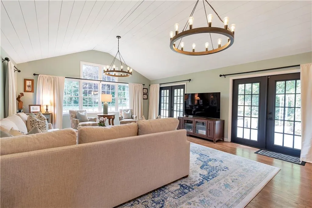 4750 Westfield Drive, Atlanta, Georgia 30342, 5 Bedrooms Bedrooms, ,3 BathroomsBathrooms,Residential,Sold,4750 Westfield Drive,7134351