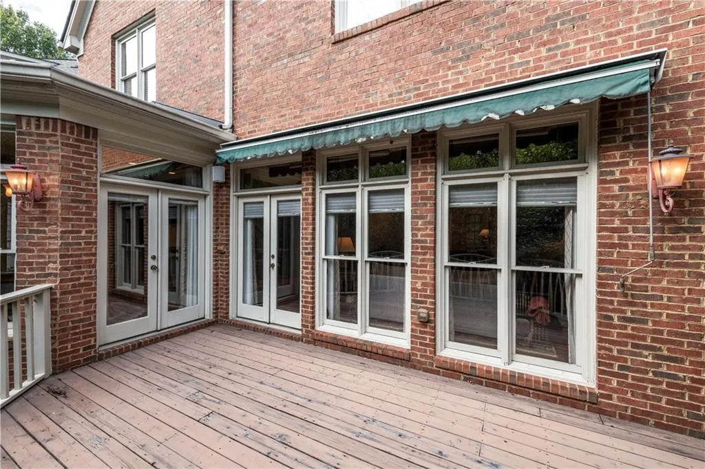 400 Winfield Glen Court, Atlanta, Georgia 30342, 4 Bedrooms Bedrooms, ,3 BathroomsBathrooms,Residential,Sold,400 Winfield Glen Court,7472063