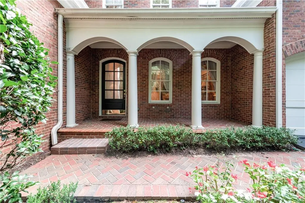 400 Winfield Glen Court, Atlanta, Georgia 30342, 4 Bedrooms Bedrooms, ,3 BathroomsBathrooms,Residential,Sold,400 Winfield Glen Court,7472063