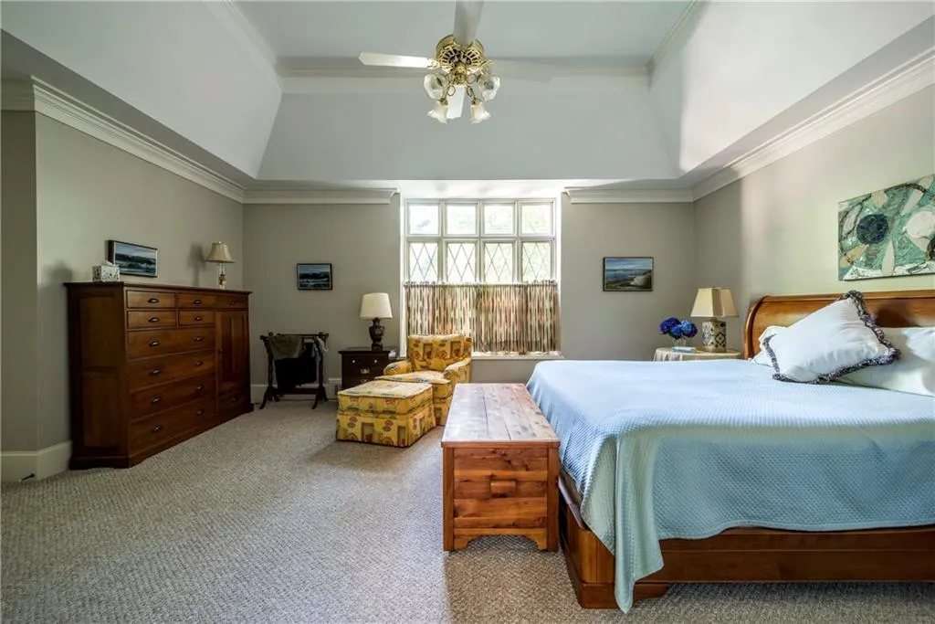 5305 N Powers Ferry Road, Atlanta, Georgia 30327, 6 Bedrooms Bedrooms, ,5 BathroomsBathrooms,Residential,Sold,5305 N Powers Ferry Road,5703057