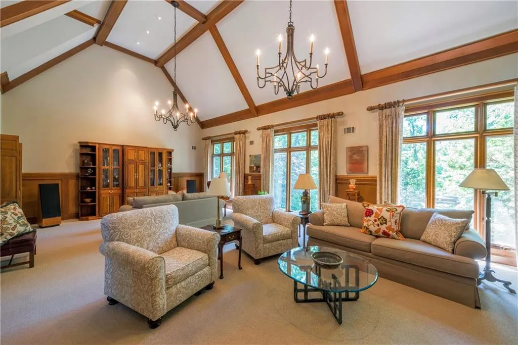 5305 N Powers Ferry Road, Atlanta, Georgia 30327, 6 Bedrooms Bedrooms, ,5 BathroomsBathrooms,Residential,Sold,5305 N Powers Ferry Road,5703057