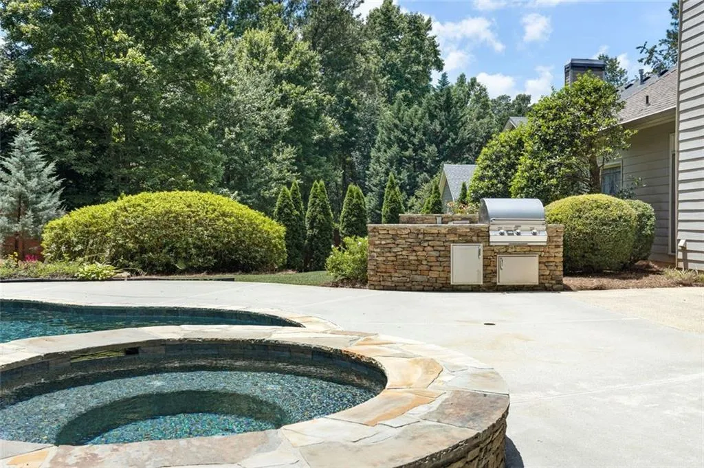 300 Whitley Park Drive, Sandy Springs, Georgia 30350, 4 Bedrooms Bedrooms, ,3 BathroomsBathrooms,Residential,Sold,300 Whitley Park Drive,6922883