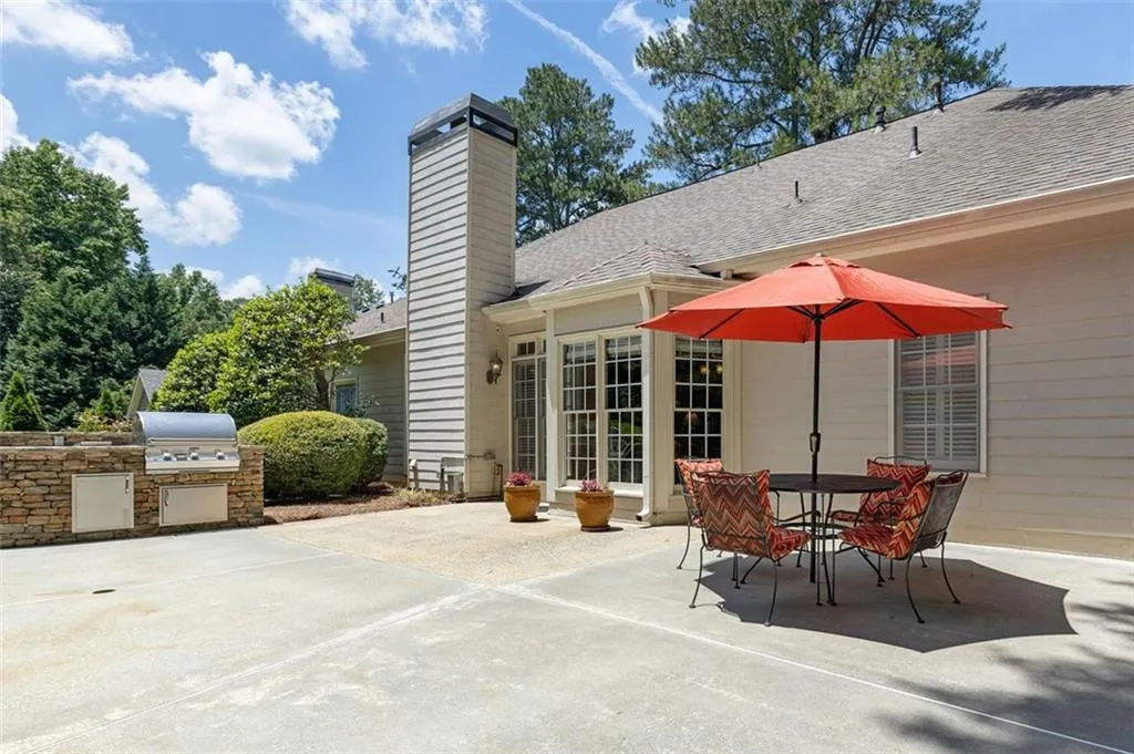 300 Whitley Park Drive, Sandy Springs, Georgia 30350, 4 Bedrooms Bedrooms, ,3 BathroomsBathrooms,Residential,Sold,300 Whitley Park Drive,6922883