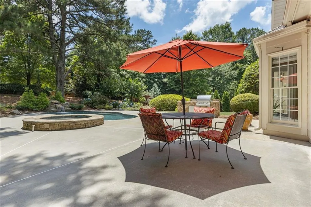 300 Whitley Park Drive, Sandy Springs, Georgia 30350, 4 Bedrooms Bedrooms, ,3 BathroomsBathrooms,Residential,Sold,300 Whitley Park Drive,6922883