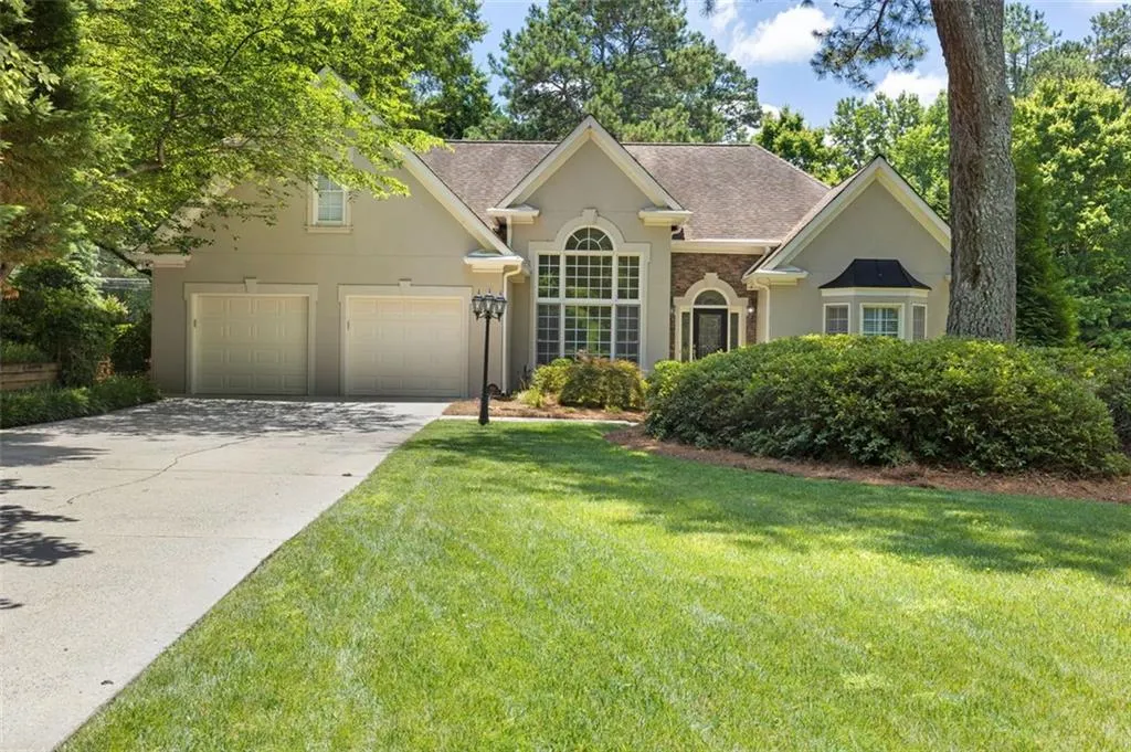 300 Whitley Park Drive, Sandy Springs, Georgia 30350, 4 Bedrooms Bedrooms, ,3 BathroomsBathrooms,Residential,Sold,300 Whitley Park Drive,6922883