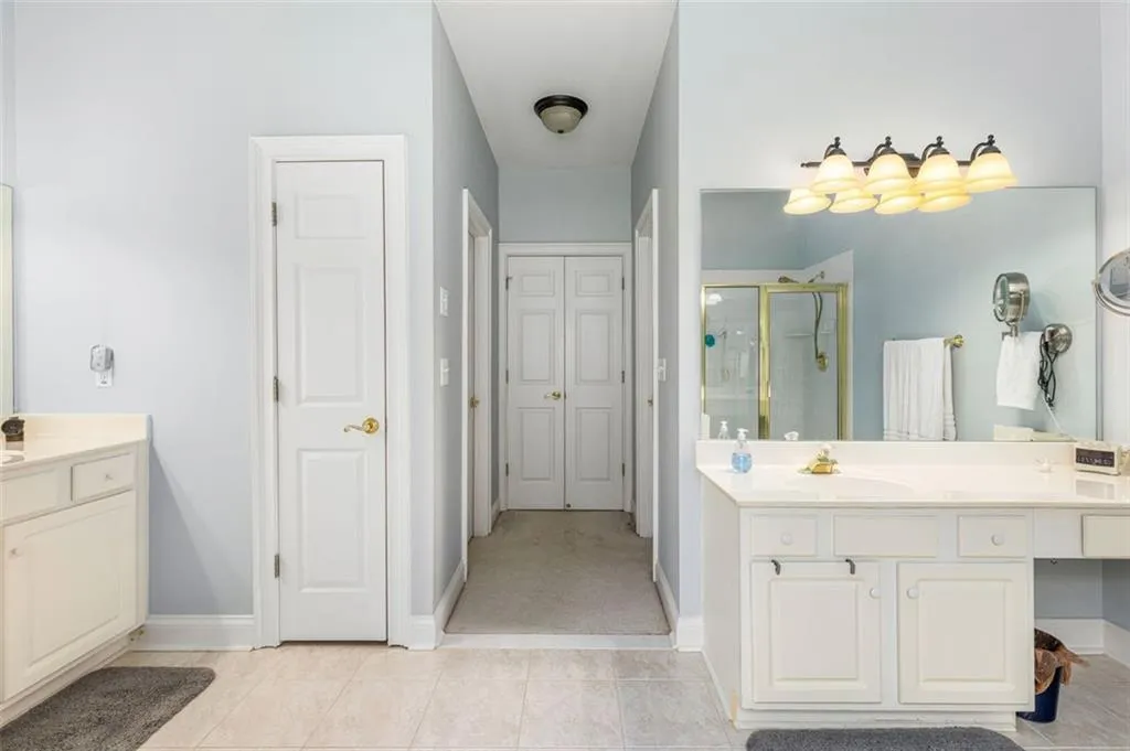 300 Whitley Park Drive, Sandy Springs, Georgia 30350, 4 Bedrooms Bedrooms, ,3 BathroomsBathrooms,Residential,Sold,300 Whitley Park Drive,6922883