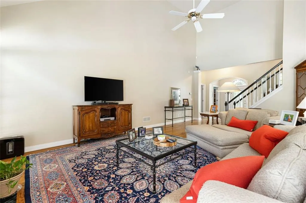 300 Whitley Park Drive, Sandy Springs, Georgia 30350, 4 Bedrooms Bedrooms, ,3 BathroomsBathrooms,Residential,Sold,300 Whitley Park Drive,6922883