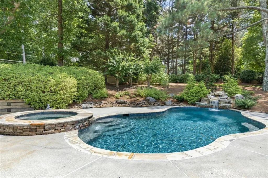 300 Whitley Park Drive, Sandy Springs, Georgia 30350, 4 Bedrooms Bedrooms, ,3 BathroomsBathrooms,Residential,Sold,300 Whitley Park Drive,6922883