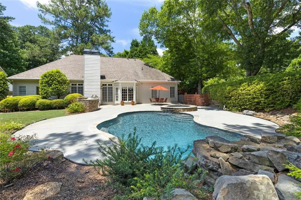 300 Whitley Park Drive, Sandy Springs, Georgia 30350, 4 Bedrooms Bedrooms, ,3 BathroomsBathrooms,Residential,Sold,300 Whitley Park Drive,6922883