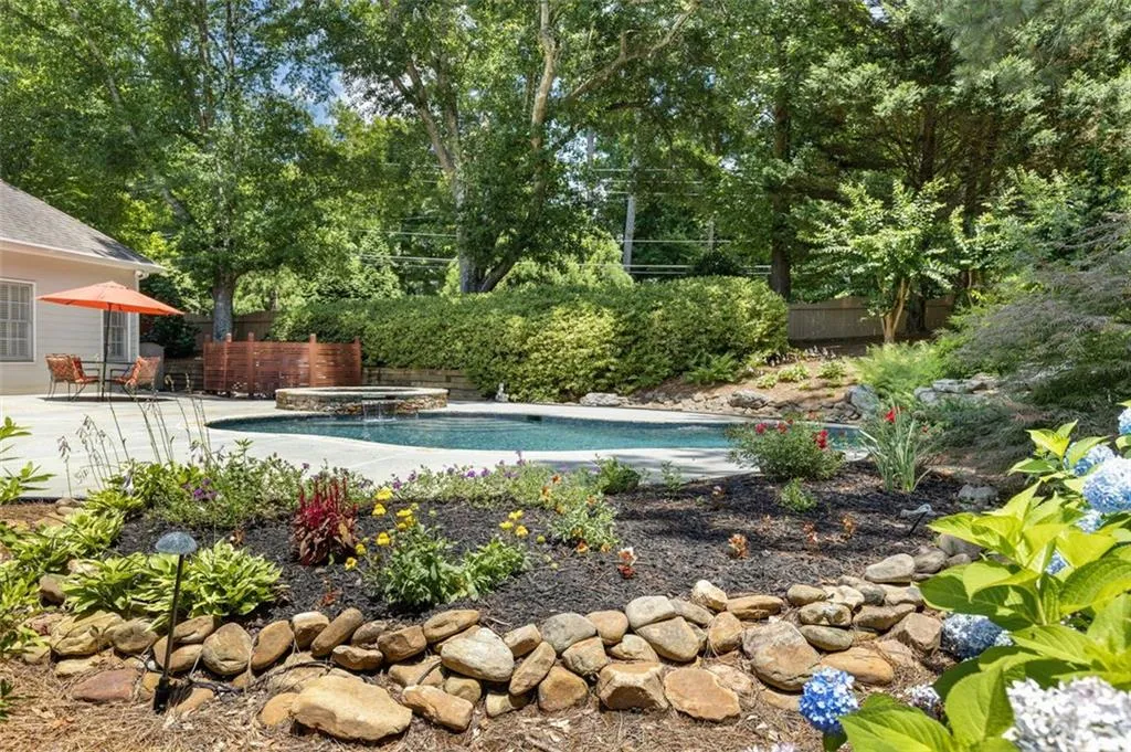 300 Whitley Park Drive, Sandy Springs, Georgia 30350, 4 Bedrooms Bedrooms, ,3 BathroomsBathrooms,Residential,Sold,300 Whitley Park Drive,6922883