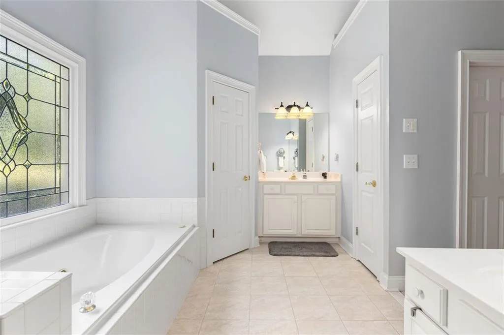 300 Whitley Park Drive, Sandy Springs, Georgia 30350, 4 Bedrooms Bedrooms, ,3 BathroomsBathrooms,Residential,Sold,300 Whitley Park Drive,6922883