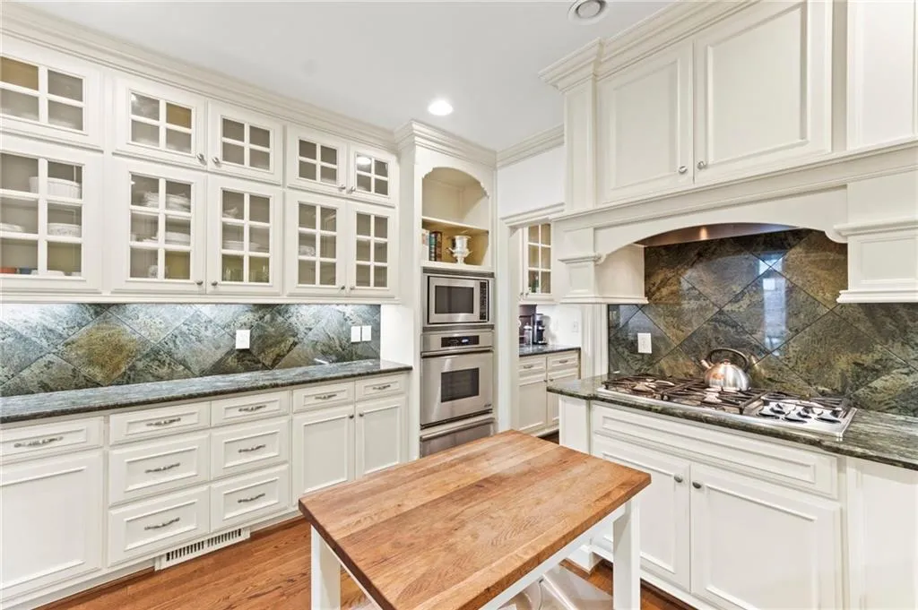 3482 Paces Place Nw Unit 3482, Atlanta, Georgia 30327, 3 Bedrooms Bedrooms, ,3 BathroomsBathrooms,Residential,For Sale,3482 Paces Place Nw Unit 3482,7663845