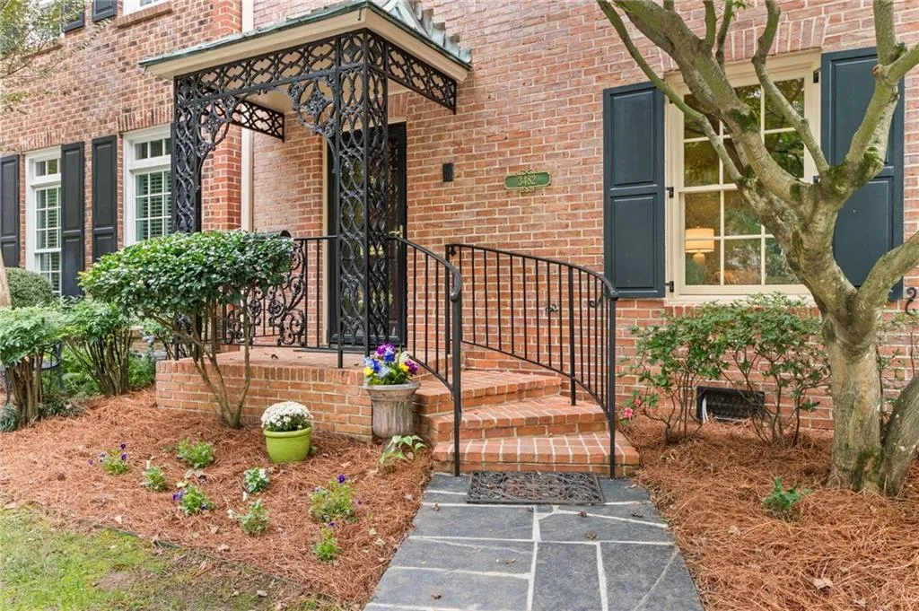 3482 Paces Place Nw Unit 3482, Atlanta, Georgia 30327, 3 Bedrooms Bedrooms, ,3 BathroomsBathrooms,Residential,For Sale,3482 Paces Place Nw Unit 3482,7663845