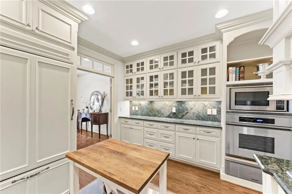 3482 Paces Place Nw Unit 3482, Atlanta, Georgia 30327, 3 Bedrooms Bedrooms, ,3 BathroomsBathrooms,Residential,For Sale,3482 Paces Place Nw Unit 3482,7663845