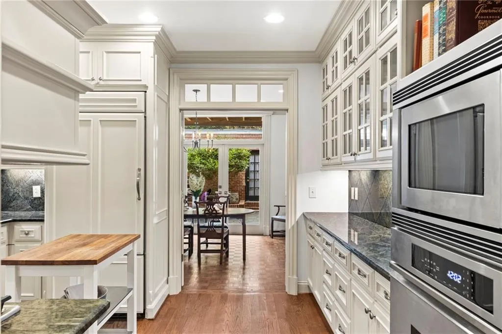 3482 Paces Place Nw Unit 3482, Atlanta, Georgia 30327, 3 Bedrooms Bedrooms, ,3 BathroomsBathrooms,Residential,For Sale,3482 Paces Place Nw Unit 3482,7663845