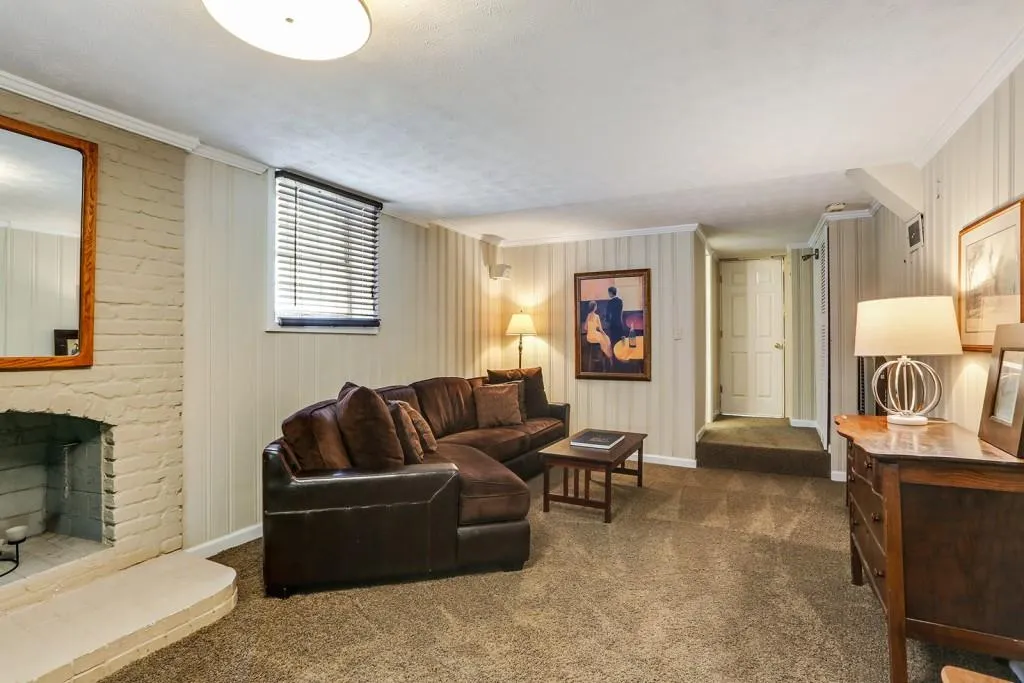 6405 Colebridge Road, Sandy Springs, Georgia 30328, 3 Bedrooms Bedrooms, ,3 BathroomsBathrooms,Residential,Sold,6405 Colebridge Road,5989485
