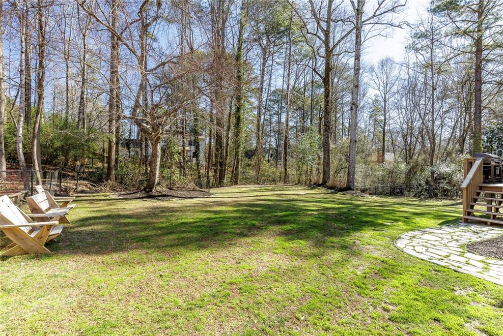 Huge Fenced Level Yard