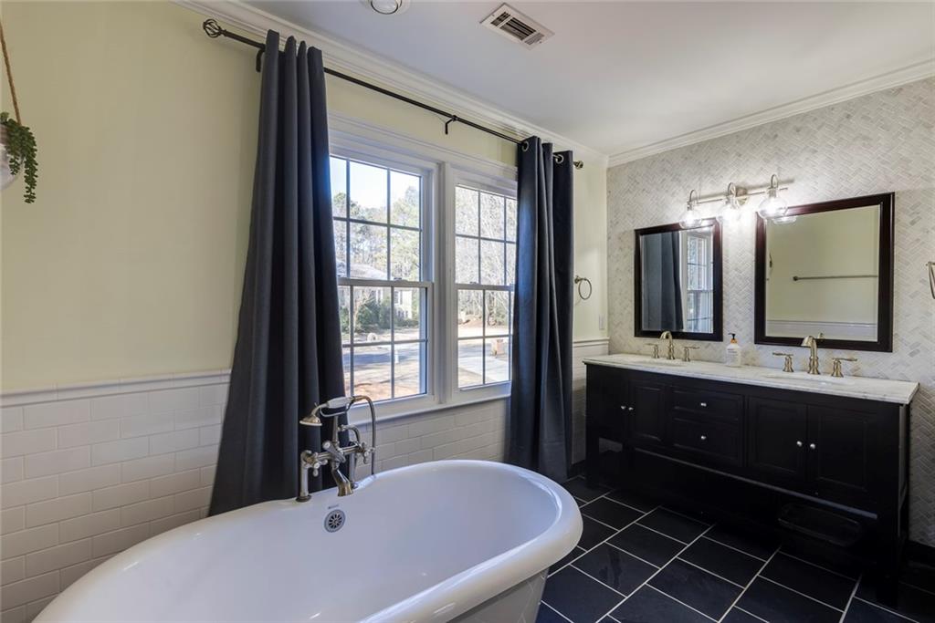 6990 Northgreen Drive, Sandy Springs, Georgia 30328, 4 Bedrooms Bedrooms, ,3 BathroomsBathrooms,Residential,Sold,6990 Northgreen Drive,7330692