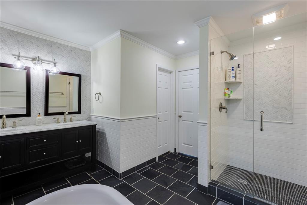 6990 Northgreen Drive, Sandy Springs, Georgia 30328, 4 Bedrooms Bedrooms, ,3 BathroomsBathrooms,Residential,Sold,6990 Northgreen Drive,7330692