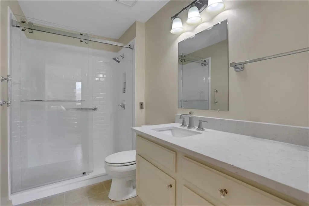 300 Johnson Ferry Road Ne Unit B206, Sandy Springs, Georgia 30328, 2 Bedrooms Bedrooms, ,2 BathroomsBathrooms,Residential,For Sale,300 Johnson Ferry Road Ne Unit B206,7728157