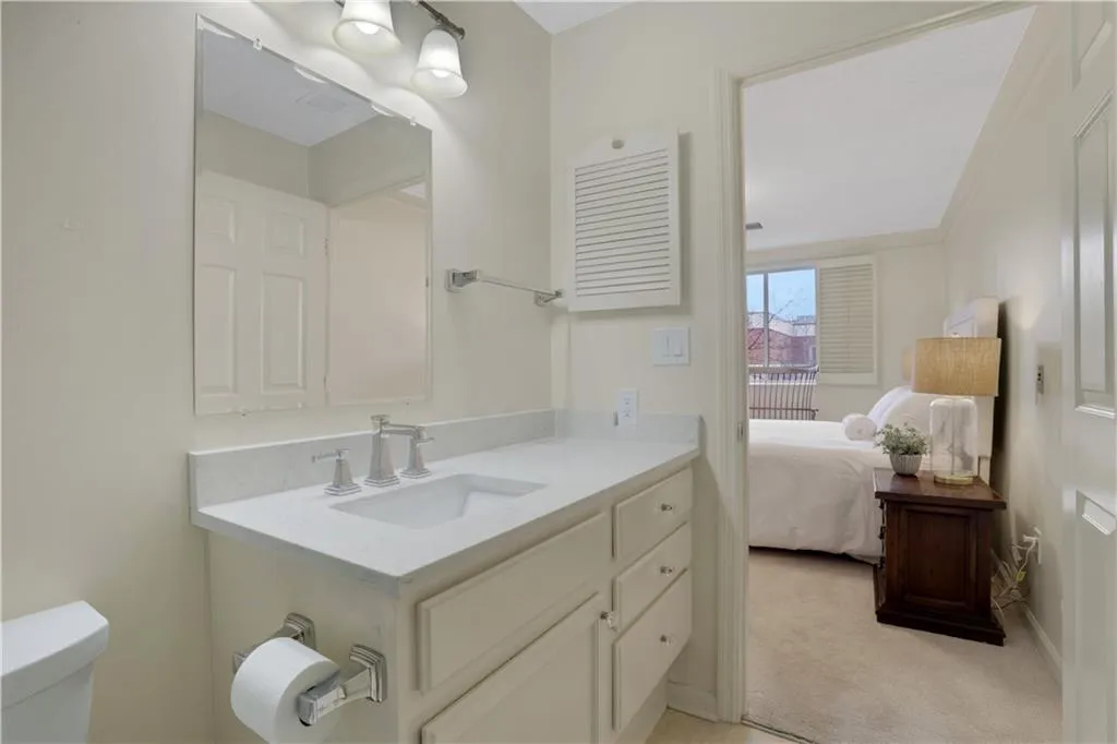 300 Johnson Ferry Road Ne Unit B206, Sandy Springs, Georgia 30328, 2 Bedrooms Bedrooms, ,2 BathroomsBathrooms,Residential,For Sale,300 Johnson Ferry Road Ne Unit B206,7728157