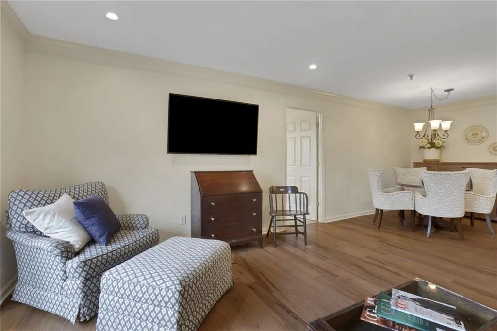300 Johnson Ferry Road Ne Unit B206, Sandy Springs, Georgia 30328, 2 Bedrooms Bedrooms, ,2 BathroomsBathrooms,Residential,For Sale,300 Johnson Ferry Road Ne Unit B206,7728157