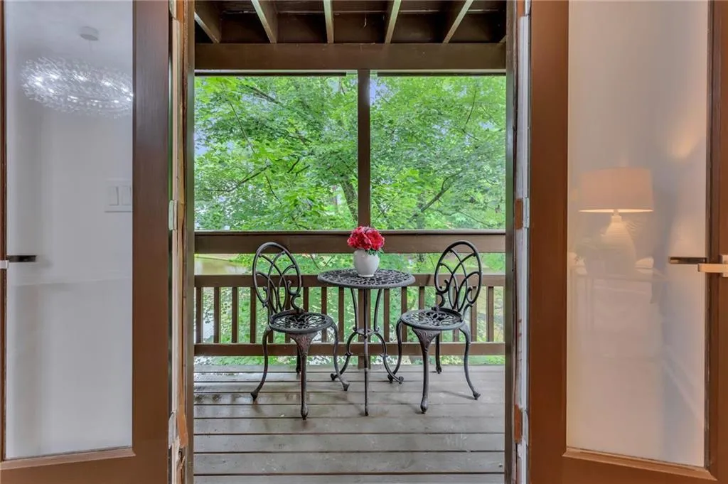 110 Grogans Lake Drive, Sandy Springs, Georgia 30350, 7 Bedrooms Bedrooms, ,4 BathroomsBathrooms,Residential,Sold,110 Grogans Lake Drive,7087879
