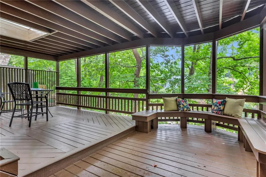 110 Grogans Lake Drive, Sandy Springs, Georgia 30350, 7 Bedrooms Bedrooms, ,4 BathroomsBathrooms,Residential,Sold,110 Grogans Lake Drive,7087879