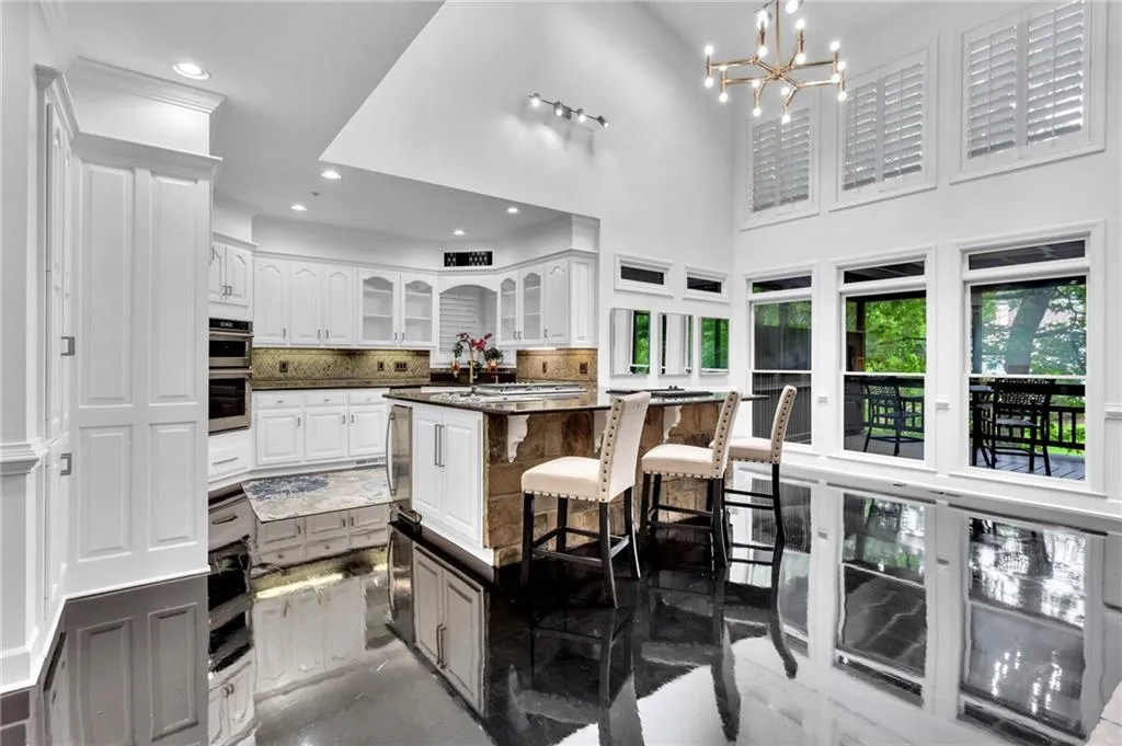 110 Grogans Lake Drive, Sandy Springs, Georgia 30350, 7 Bedrooms Bedrooms, ,4 BathroomsBathrooms,Residential,Sold,110 Grogans Lake Drive,7087879