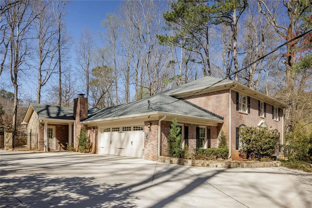 7680 Ryefield Drive, Sandy Springs, Georgia 30350, 6 Bedrooms Bedrooms, ,5 BathroomsBathrooms,Residential,Sold,7680 Ryefield Drive,7182717