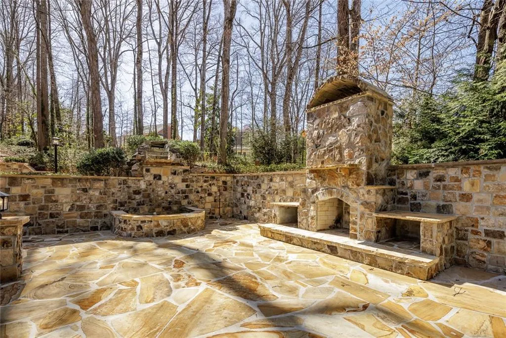 7680 Ryefield Drive, Sandy Springs, Georgia 30350, 6 Bedrooms Bedrooms, ,5 BathroomsBathrooms,Residential,Sold,7680 Ryefield Drive,7182717