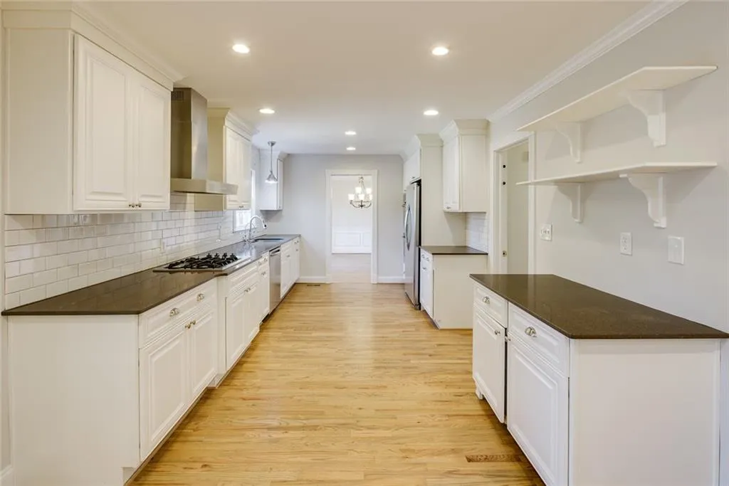 7680 Ryefield Drive, Sandy Springs, Georgia 30350, 6 Bedrooms Bedrooms, ,5 BathroomsBathrooms,Residential,Sold,7680 Ryefield Drive,7182717