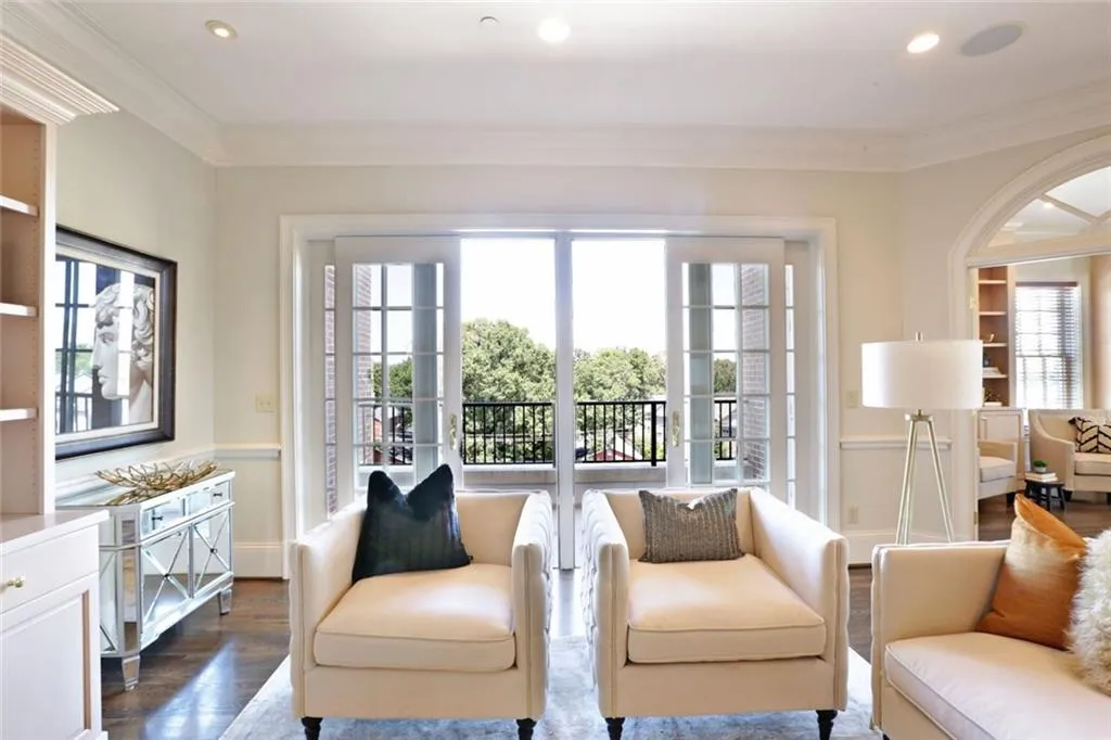 3657 Peachtree Road Ne Unit 5d, Atlanta, Georgia 30319, 2 Bedrooms Bedrooms, ,2 BathroomsBathrooms,Residential,Sold,3657 Peachtree Road Ne Unit 5d,5857271
