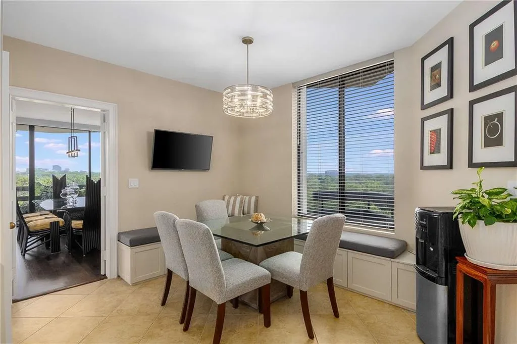 2660 Peachtree Road Nw Unit 13f, Atlanta, Georgia 30305, 2 Bedrooms Bedrooms, ,2 BathroomsBathrooms,Residential,For Sale,2660 Peachtree Road Nw Unit 13f,7606128