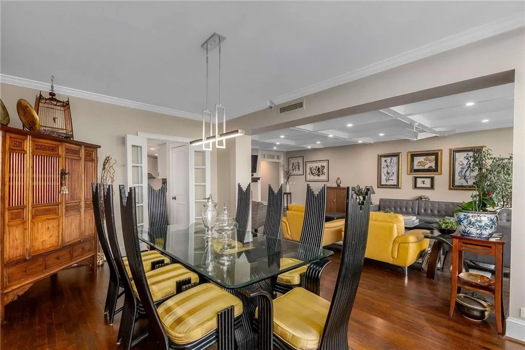 2660 Peachtree Road Nw Unit 13f, Atlanta, Georgia 30305, 2 Bedrooms Bedrooms, ,2 BathroomsBathrooms,Residential,For Sale,2660 Peachtree Road Nw Unit 13f,7606128