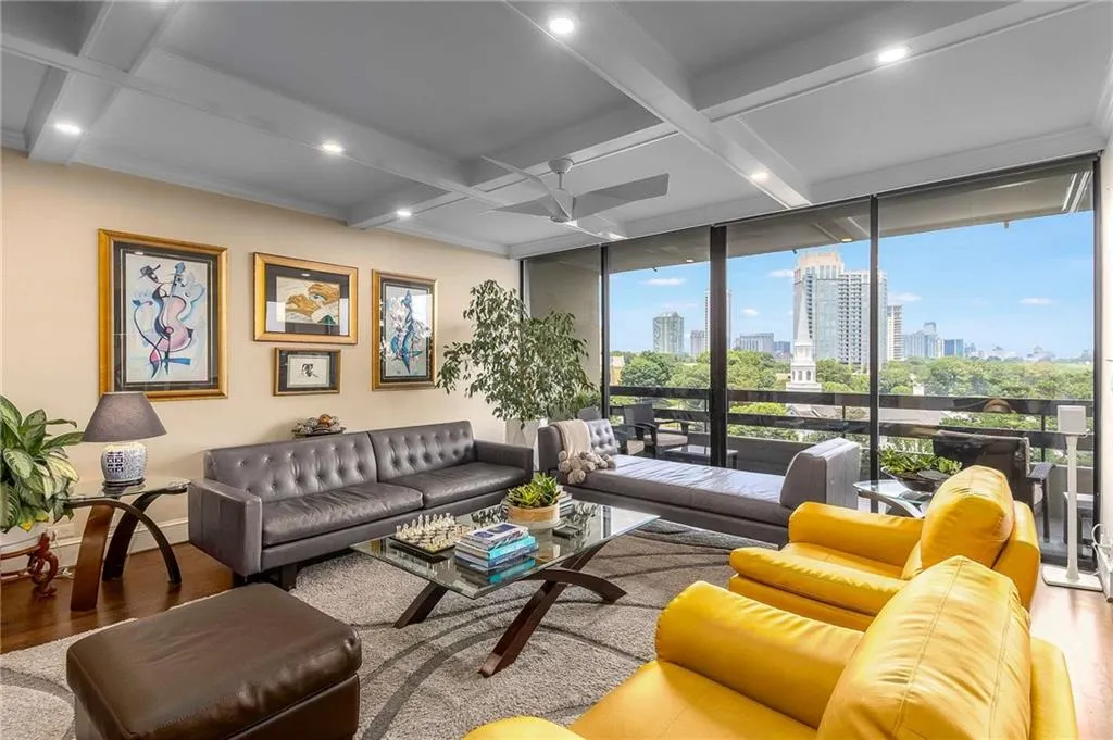 2660 Peachtree Road Nw Unit 13f, Atlanta, Georgia 30305, 2 Bedrooms Bedrooms, ,2 BathroomsBathrooms,Residential,For Sale,2660 Peachtree Road Nw Unit 13f,7606128