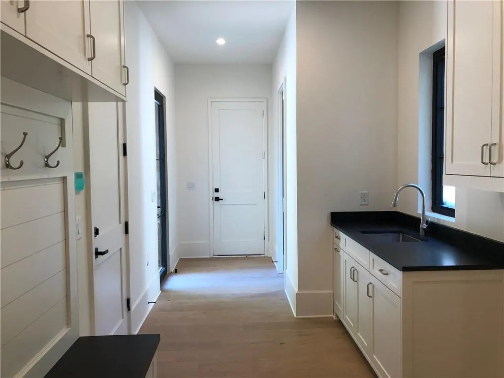 275 Mount Paran Road, Atlanta, Georgia 30327, 5 Bedrooms Bedrooms, ,6 BathroomsBathrooms,Residential,Sold,275 Mount Paran Road,6908331