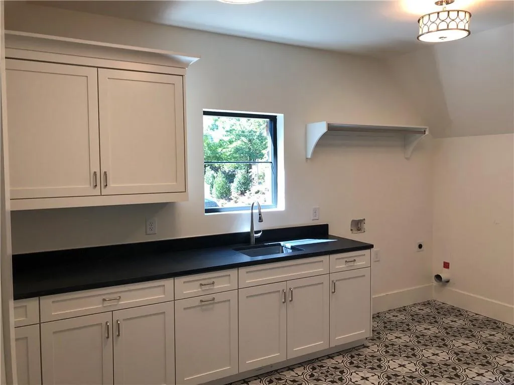 275 Mount Paran Road, Atlanta, Georgia 30327, 5 Bedrooms Bedrooms, ,6 BathroomsBathrooms,Residential,Sold,275 Mount Paran Road,6908331