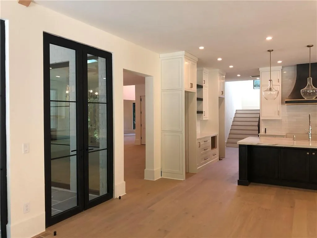 275 Mount Paran Road, Atlanta, Georgia 30327, 5 Bedrooms Bedrooms, ,6 BathroomsBathrooms,Residential,Sold,275 Mount Paran Road,6908331