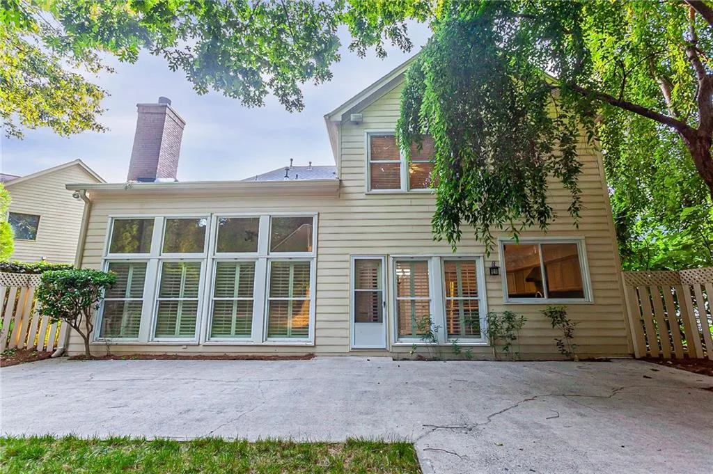 755 Glenridge Close Drive, Atlanta, Georgia 30328, 4 Bedrooms Bedrooms, ,2 BathroomsBathrooms,Residential,Sold,755 Glenridge Close Drive,6893788 755 Glenridge Close Drive, Atlanta, Georgia 30328, 4 Bedrooms Bedrooms, ,2 BathroomsBathrooms,Residential,Sold,755 Glenridge Close Drive,6893788