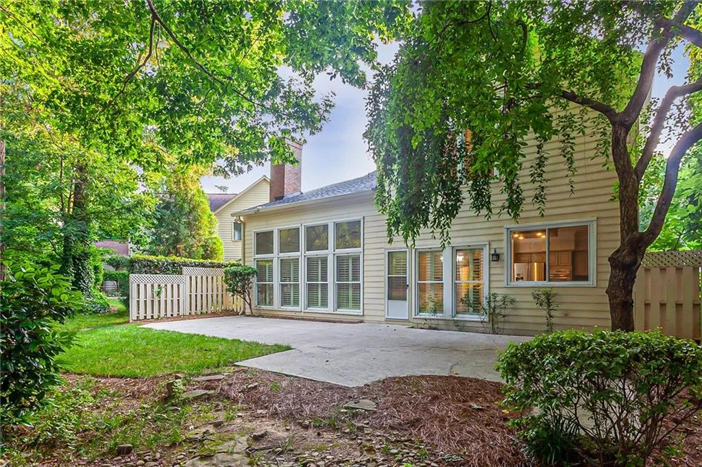 755 Glenridge Close Drive, Atlanta, Georgia 30328, 4 Bedrooms Bedrooms, ,2 BathroomsBathrooms,Residential,Sold,755 Glenridge Close Drive,6893788 755 Glenridge Close Drive, Atlanta, Georgia 30328, 4 Bedrooms Bedrooms, ,2 BathroomsBathrooms,Residential,Sold,755 Glenridge Close Drive,6893788